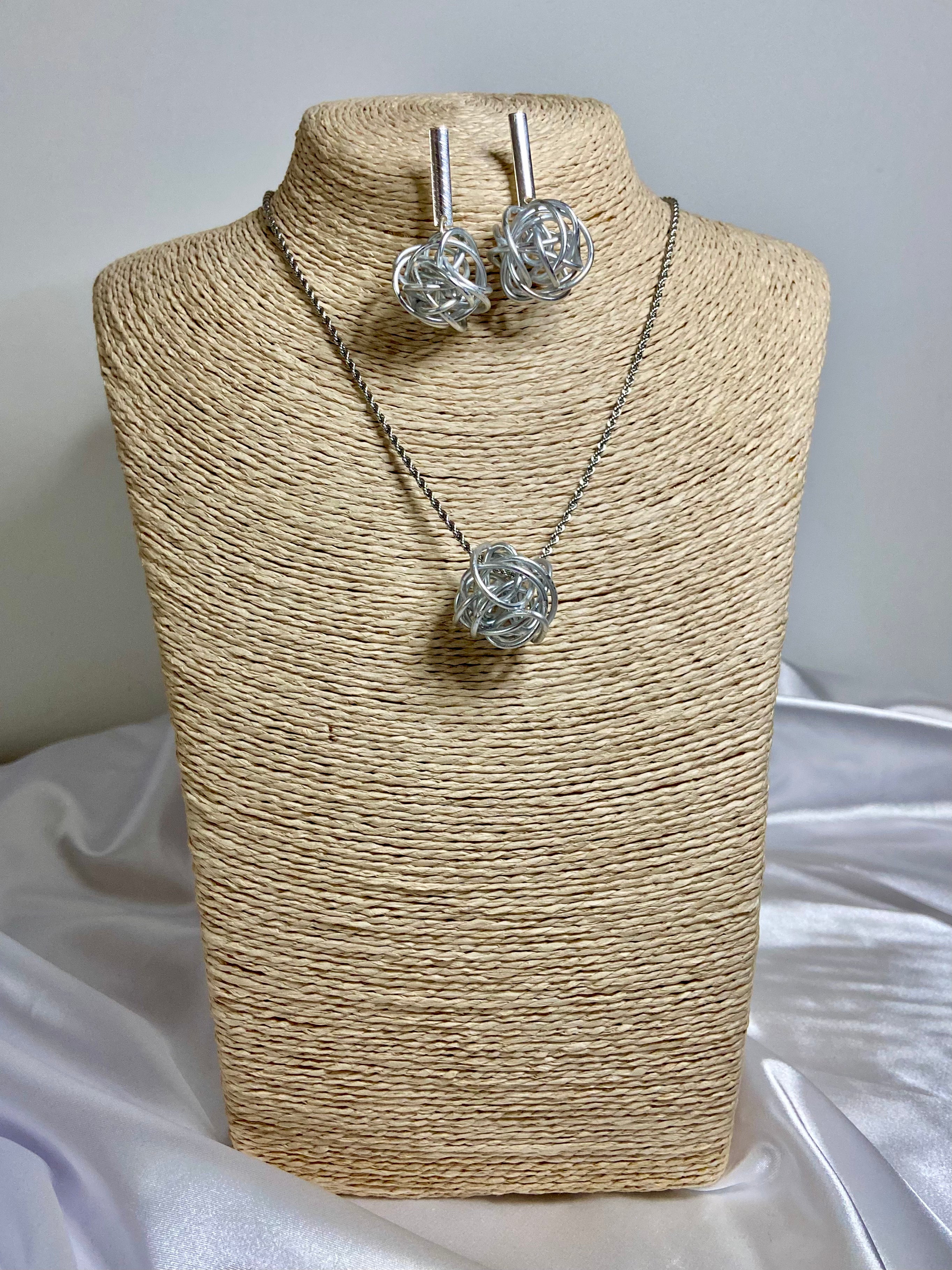 Conjunto Esfera Aurora | Alumínio Entrelaçado & Design Artesanal Moderno